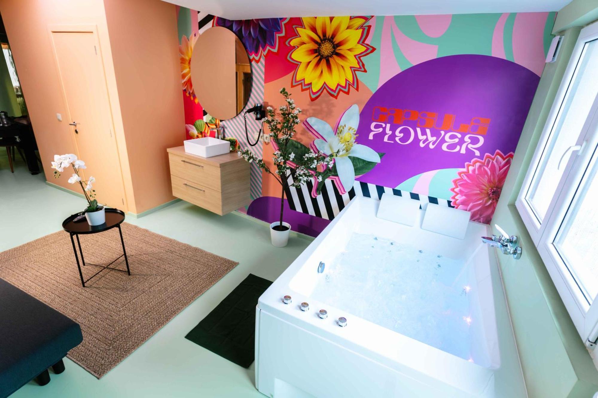Capsule Flower - Balneo - Cinema - Billard - Nintendo Switch - Mons Centre 外观 照片